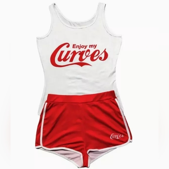 Tank tops and booty shorts - Picture 4 of 5